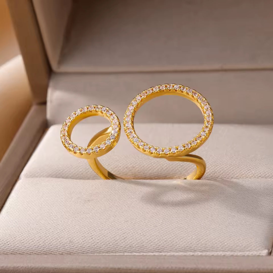 Circl ring wedding