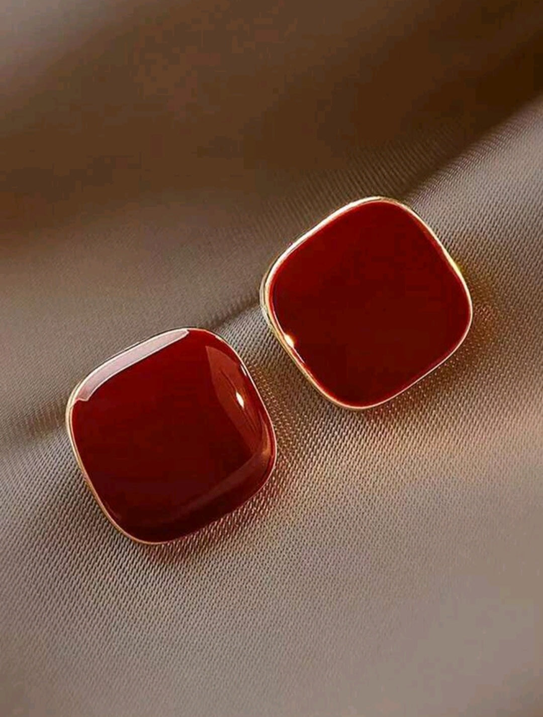 Women’s earring