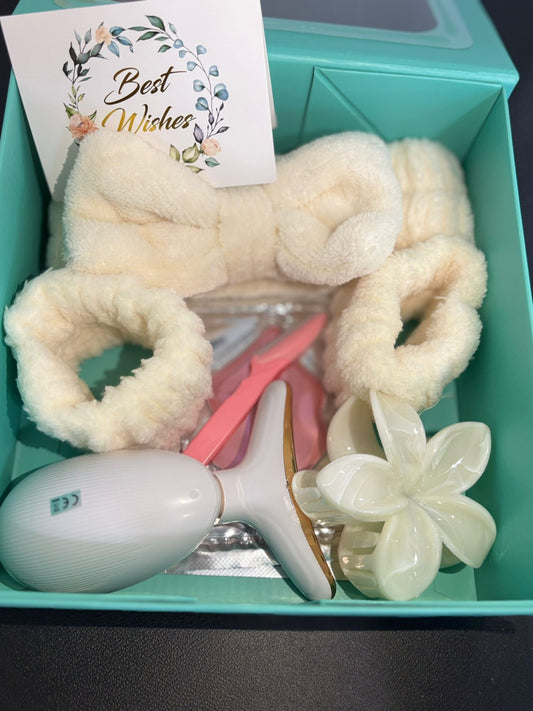 ✨ Self-Care Essentials Gift Set ✨
The perfect kit for a relaxing beauty routine at home.