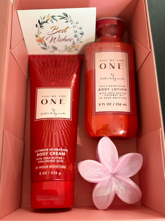 ✨ You’re The One Gift Set – Bath & Body Works ✨
A romantic and elegant gift set designed to pamper and delight.