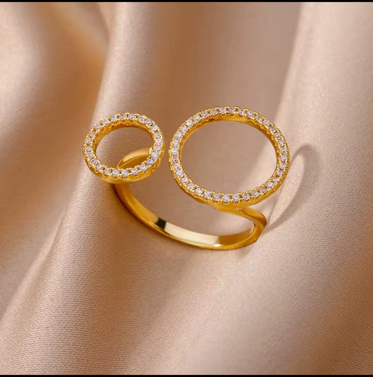 Circl ring wedding